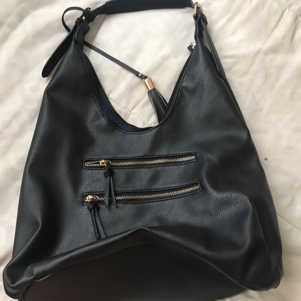 Black shoulder bag